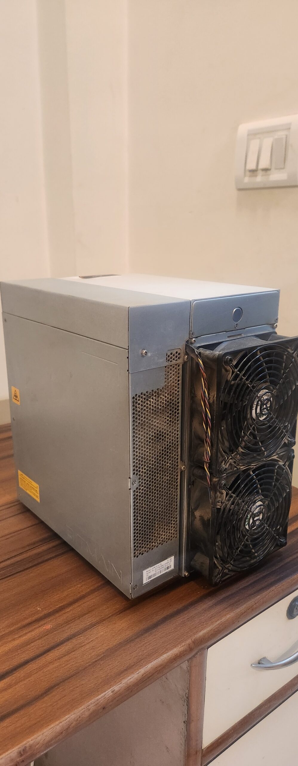 Antminer L7_9050
